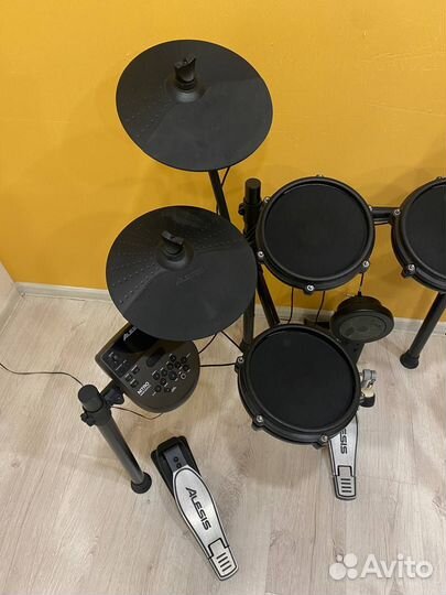 Электронные барабаны Alesis Nitro Mesh Kit