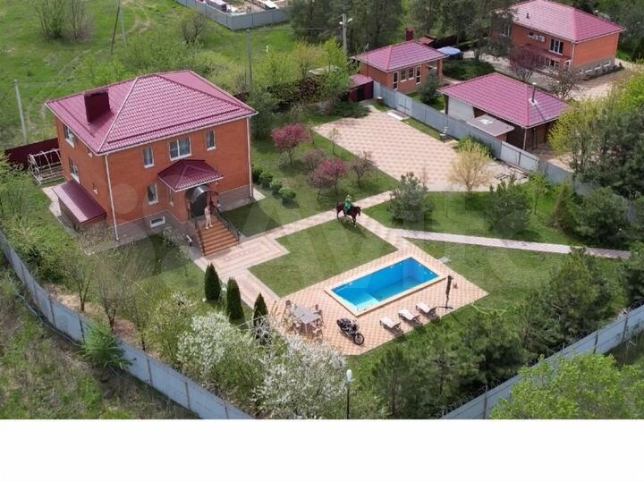 Дом 298 м² на участке 35 сот.