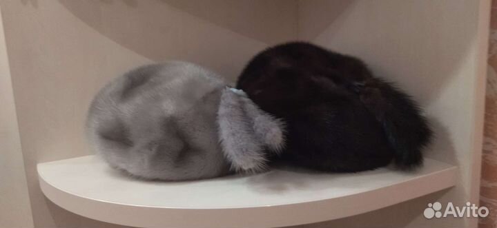 Женские меховые шапки