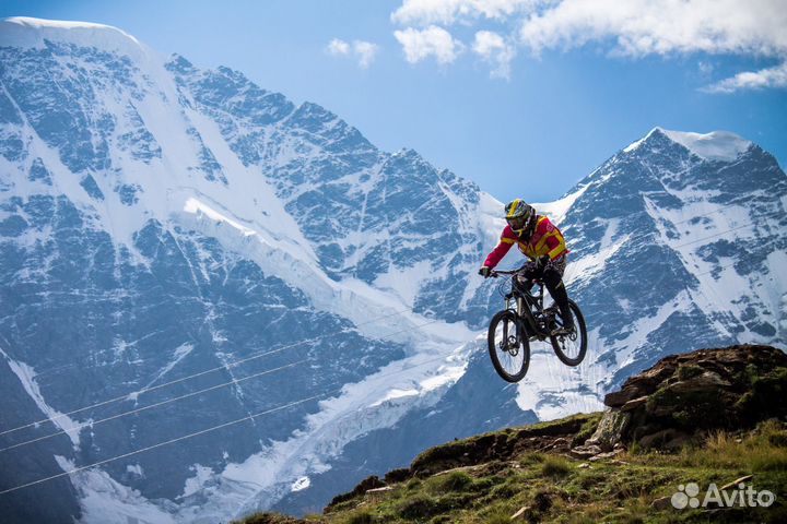 Обучение езде на велосипеде, прыжки, горный байк