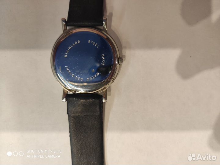 Часы кварцевые, 2 штуки