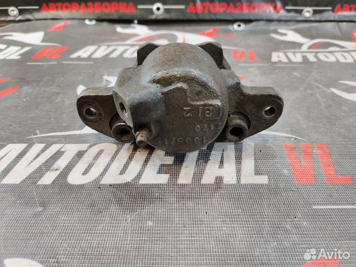 Суппорт передний правый Renault Logan 1