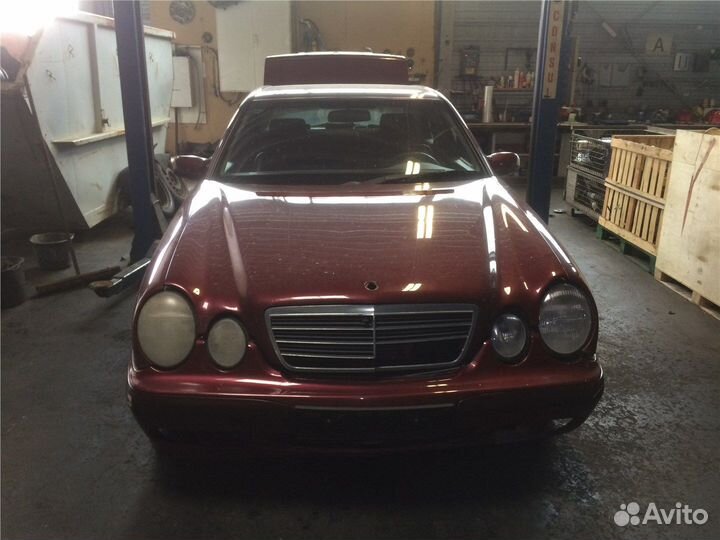 Разбор на запчасти Mercedes E W210