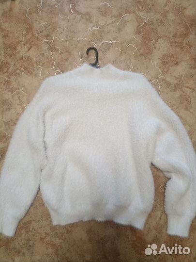Свитер пушистый