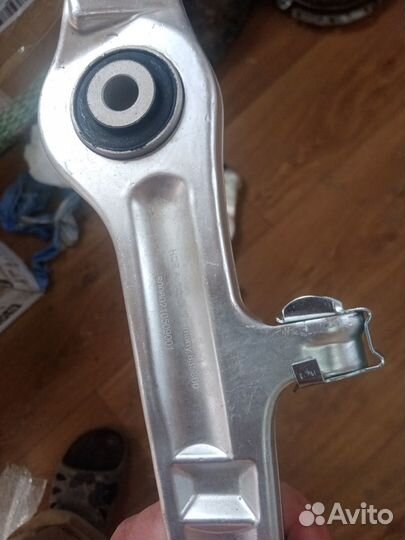 Рычаг передний нижний Volkswagen Passat B5+