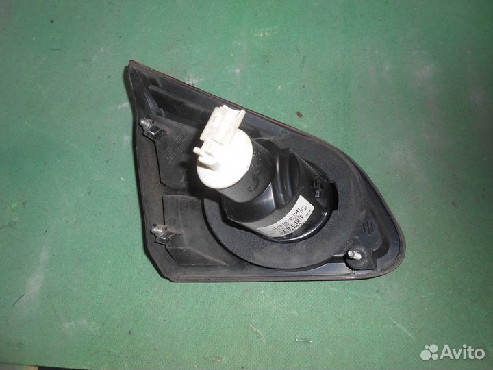 Фонарь задний правый внутренний Nissan Qashqai J10