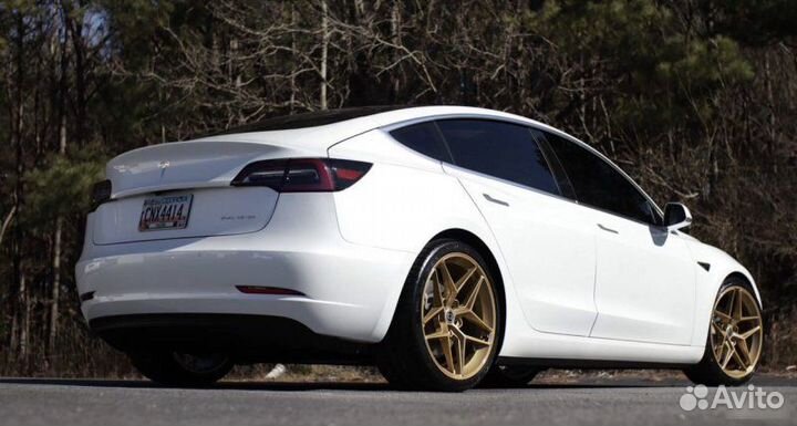 Кованые диски в стиле HRE для Tesla Model 3 R21