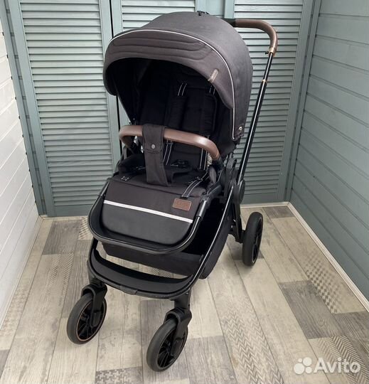Прогулочная коляска с реверсивным блоком