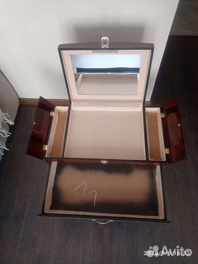 Деревянная шкатулка большая