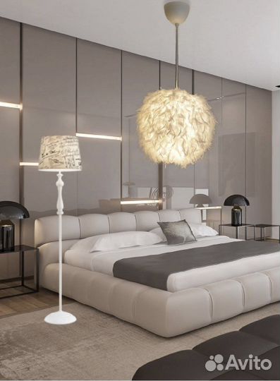 Люстра из перьев