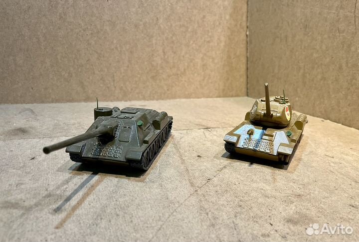Модель танка т34 и су100