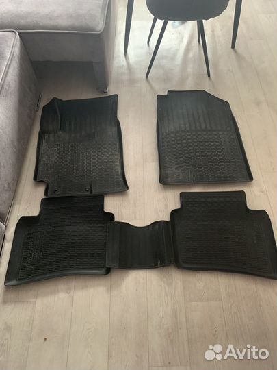 Автомобильные коврики резиновые
