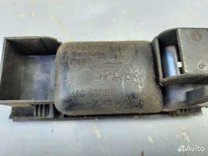 Ручка передней левой двери Ауди 100 с4