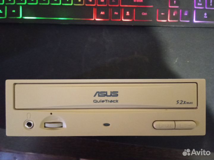 Дисковот Asus