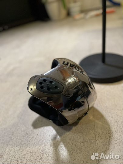 Горнолыжный шлем с очками