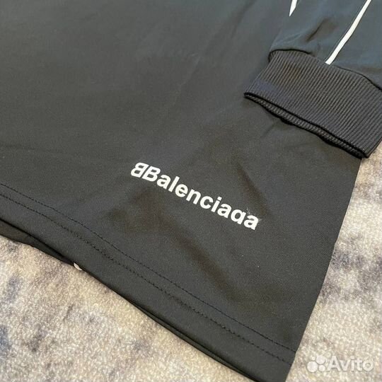 Лонгслив Balenciaga Soccer Tokyo (хит 2024)