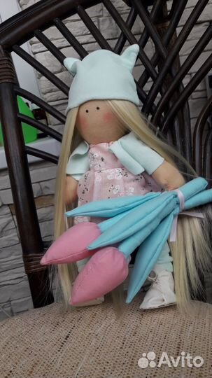 Кукла ручной работы с одеждой