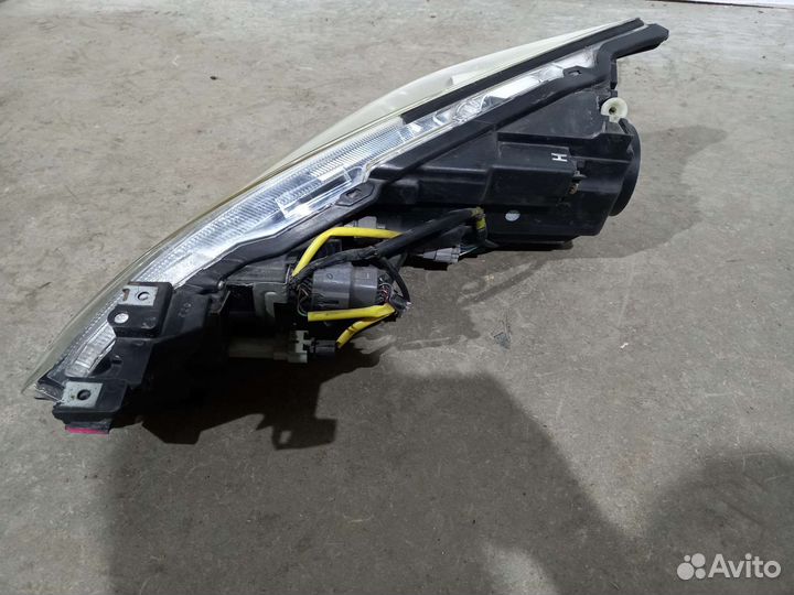 Правая фара Мазда 6 GH ксенон