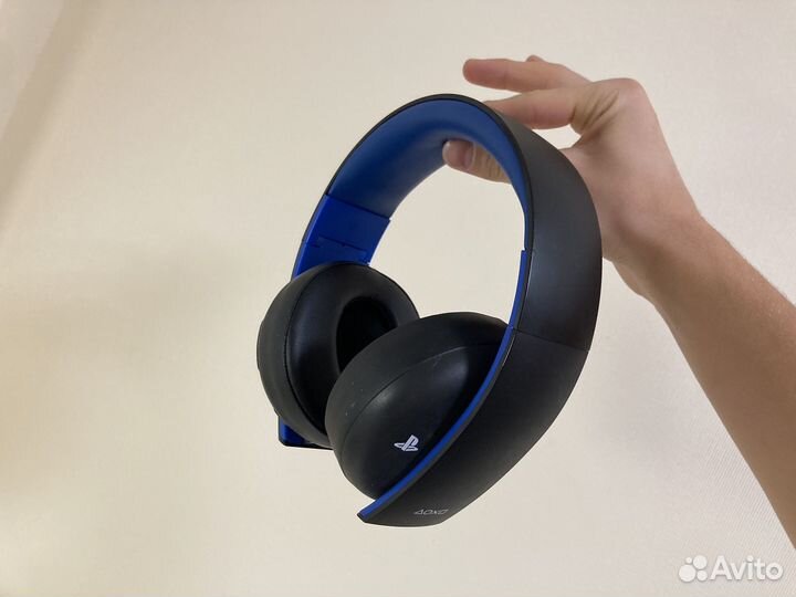 Sony Playstation 4 Slim 1TB с большим комплектом