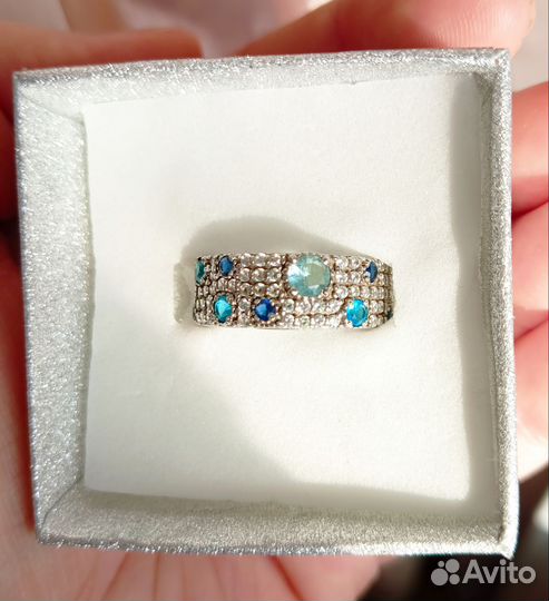 Серебряное кольцо с топазами и сапфирами