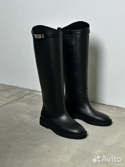 Зимние женские сапоги 38