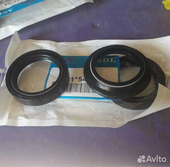 Сальники, пыльники для вилки на чопер, круизёр