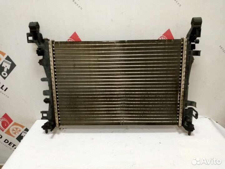 Opel Corsa d радиатор охлаждения 13249566