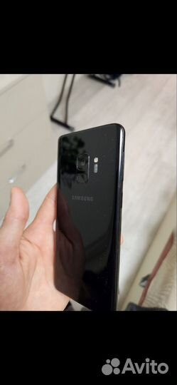 Samsung Galaxy S9, 4/64 ГБ