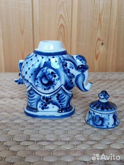 Гжель авторская. Чайница. СССР