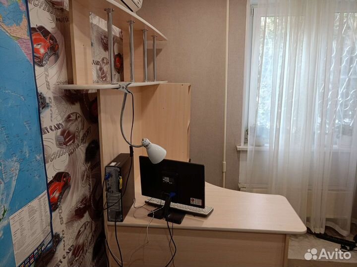 Компьютерный стол