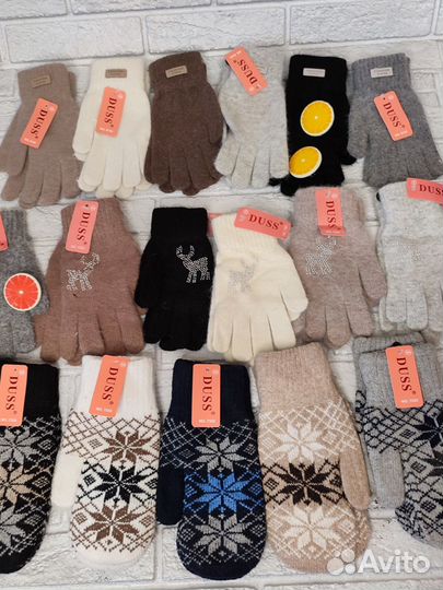 Перчатки и варежки женские и подростковые новые