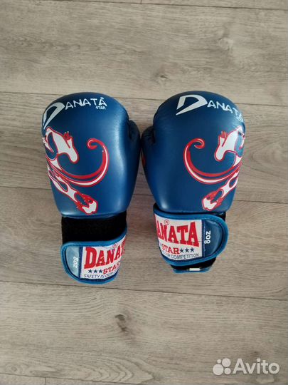 Боксерские перчатки