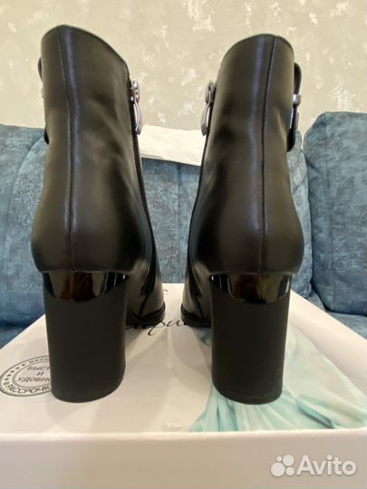 Ботинки женские 35 размер