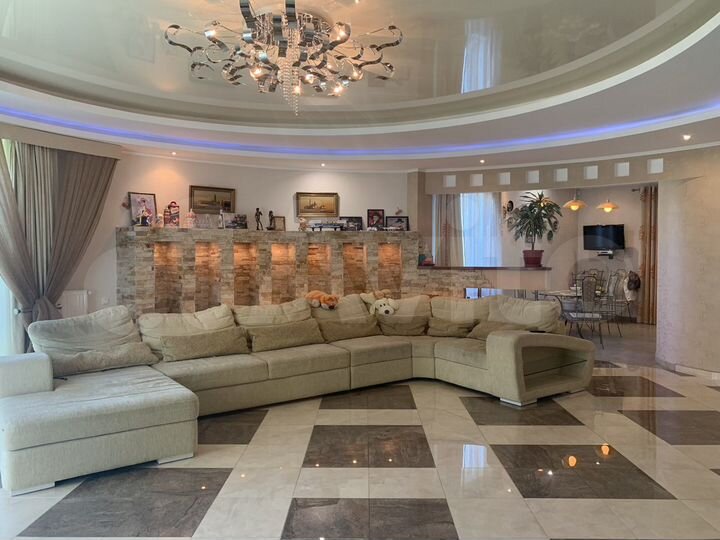 Дом 344 м² на участке 15 сот.