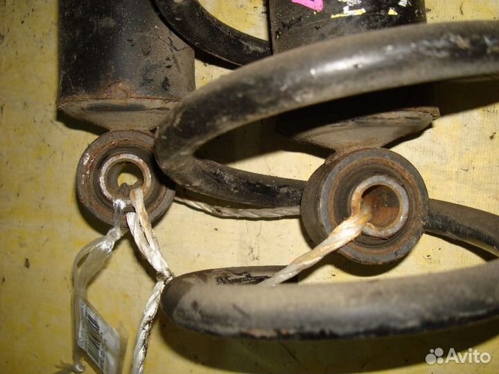 Амортизатор mazda mpv 2003 год