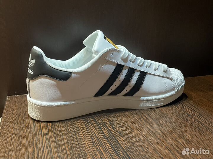 Adidas superstar