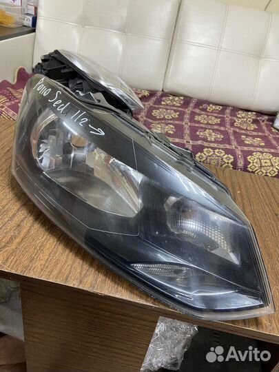 Фара правая Volkswagen Polo Sedan дорестайлинг