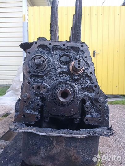 Блок с валом от трактора Т-40,вал номинал