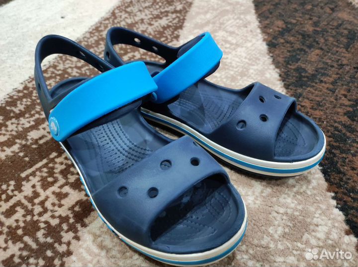 Сандалии crocs