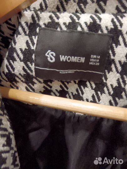 Пиджаки и жакеты женские 44-46