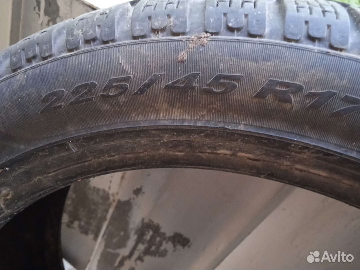 Pirelli Winter Sottozero 210 225/45 R17 94