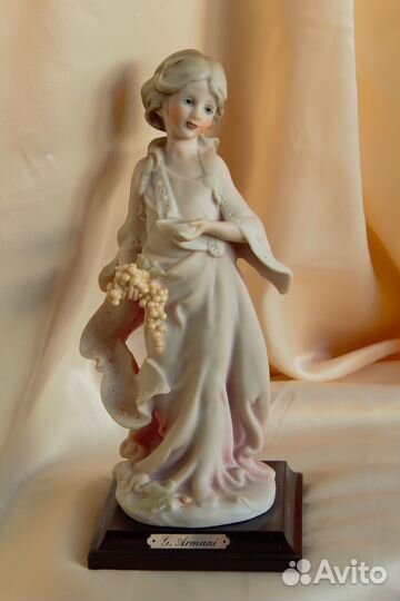Винтажная итальянская фарфоровая статуэтка