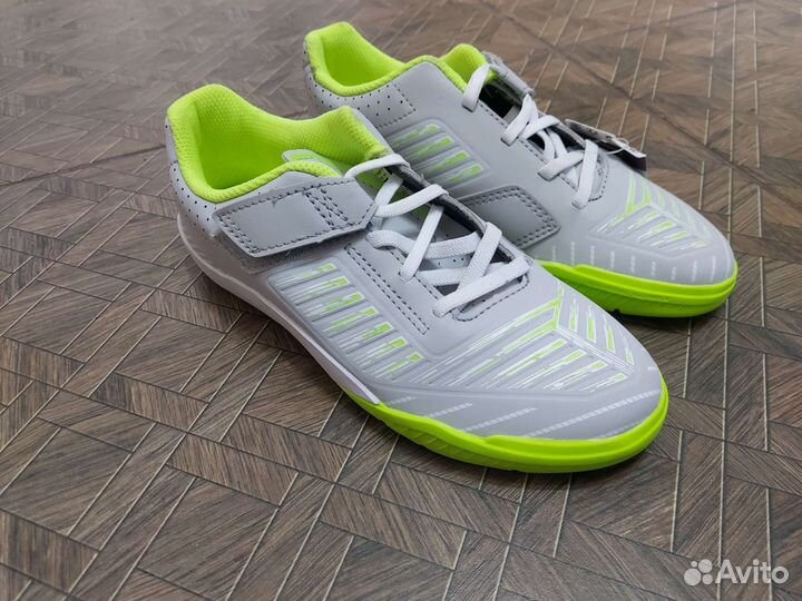 Детские кроссовки (футзалки) новые