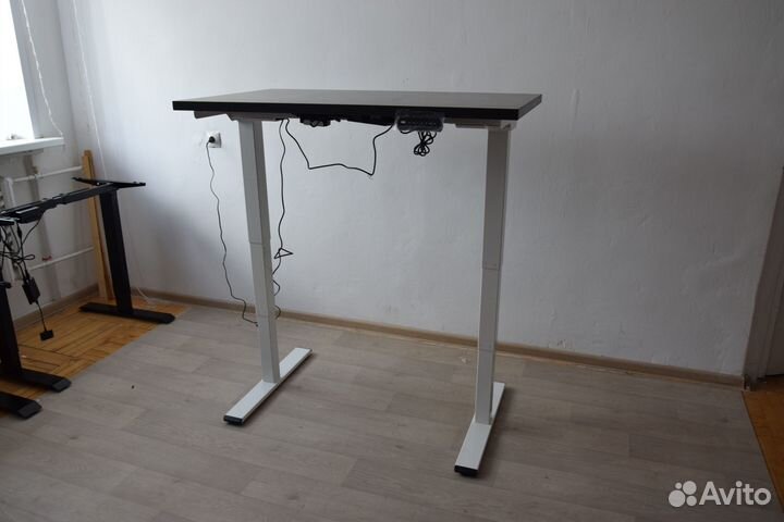 Стол с электроприводом и регулировкой высоты