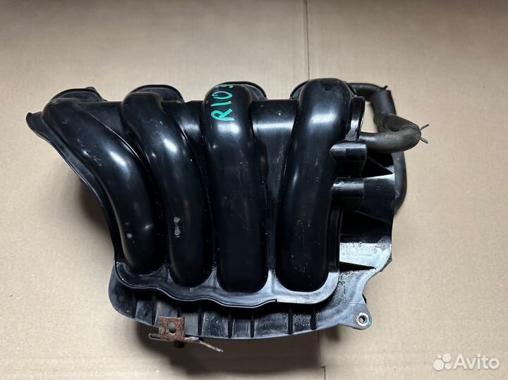 Впускной коллектор Kia Rio 3