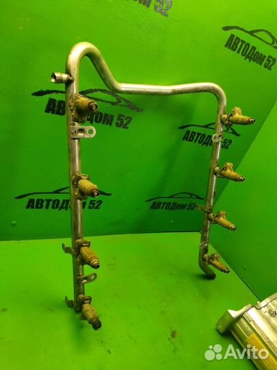 Рампа топливная Mercedes 220