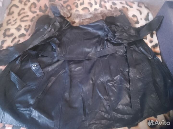 Кожа натуральная,от дублёнки. Воротник волк