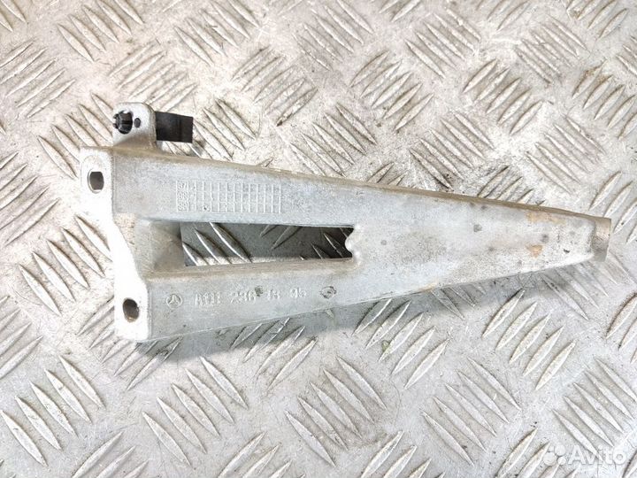 Кронштейн Ssang yong Rexton 2001 2006