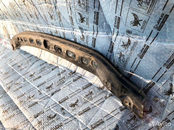 Кронштейн бампера передний Lexus Lx 570 2007-2011