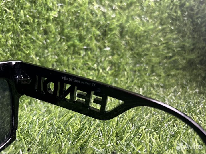 Солнцезащитные очки fendi женские